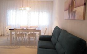Apartamento recién reformado y climatizado en ubicación inmejorable.